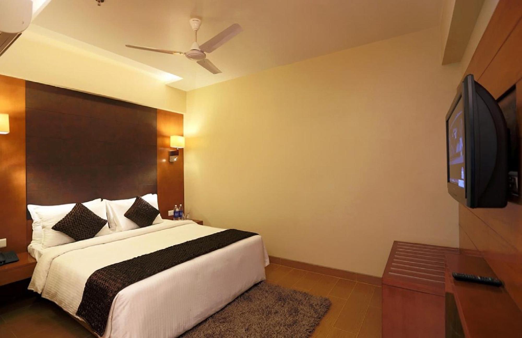 Hotel Silky Palace Near Igi Airportt Nueva Delhi Exterior foto