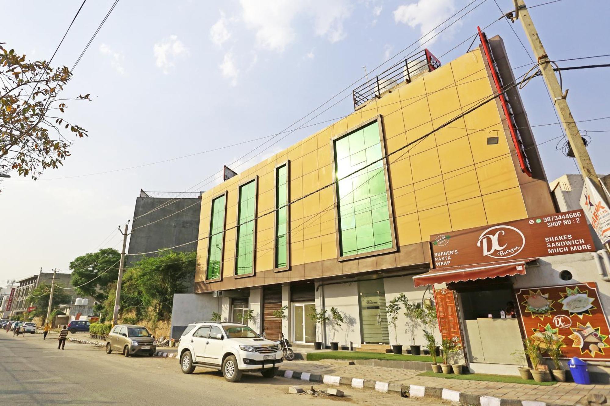 Hotel Silky Palace Near Igi Airportt Nueva Delhi Exterior foto